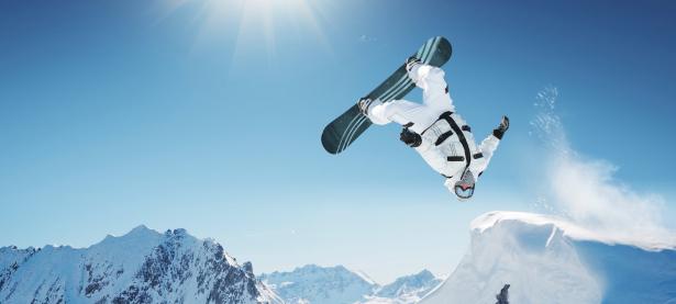 F1赛车赛场焦点！中国队对阵意大利队，老将回归赛场，再度燃起斗志