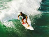 排球赛场焦点！日本队对阵俄罗斯队，战术博弈精彩纷呈，教练斗智斗勇