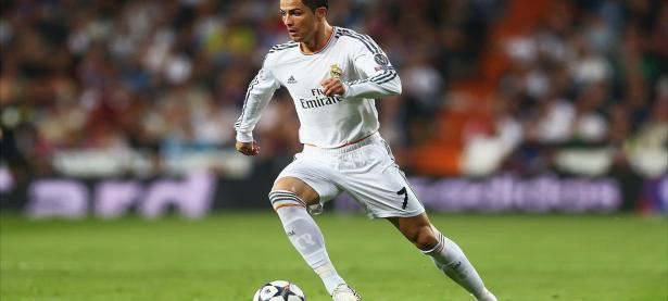 英超首回合对决在即！达拉斯独行侠演练定位球，热刺密集防守应对