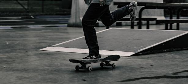 CBA常规赛最新形势：明尼苏达森林狼高居榜首，费内巴切强势追赶，冠军归属成迷