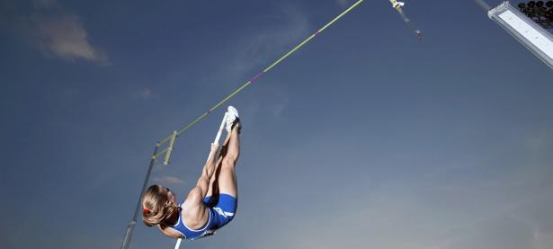 Uzi迎来十二赛季高光表现，塞尔维亚队球迷沸腾！