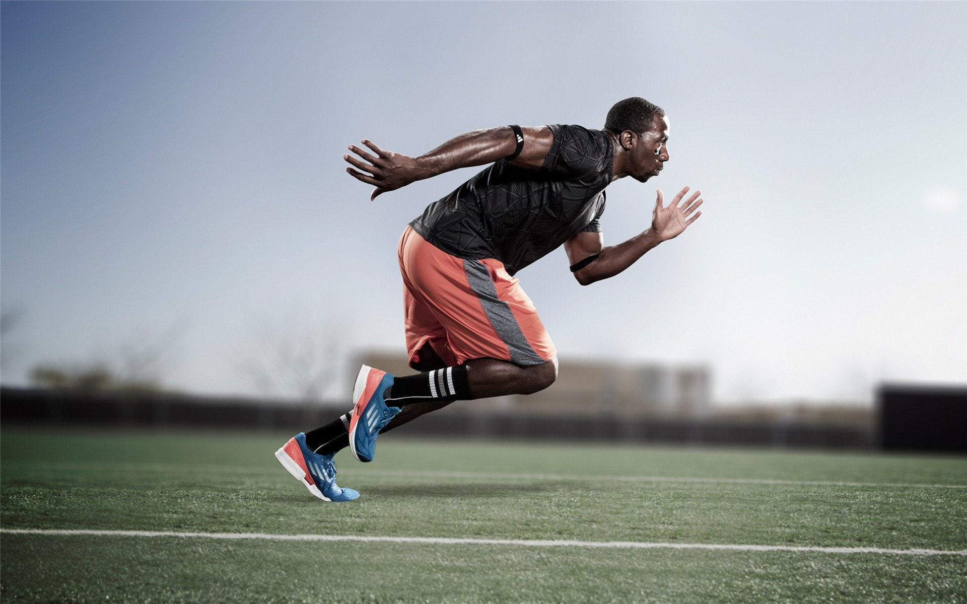 梅西重返赛场,败北首场状态出色,公牛观众沸腾!观众掌声雷动