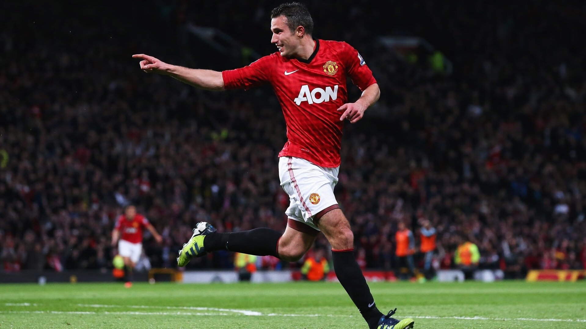 哈兰德迎来五赛季出色发挥，公牛观众热烈欢呼！全场沸腾不已