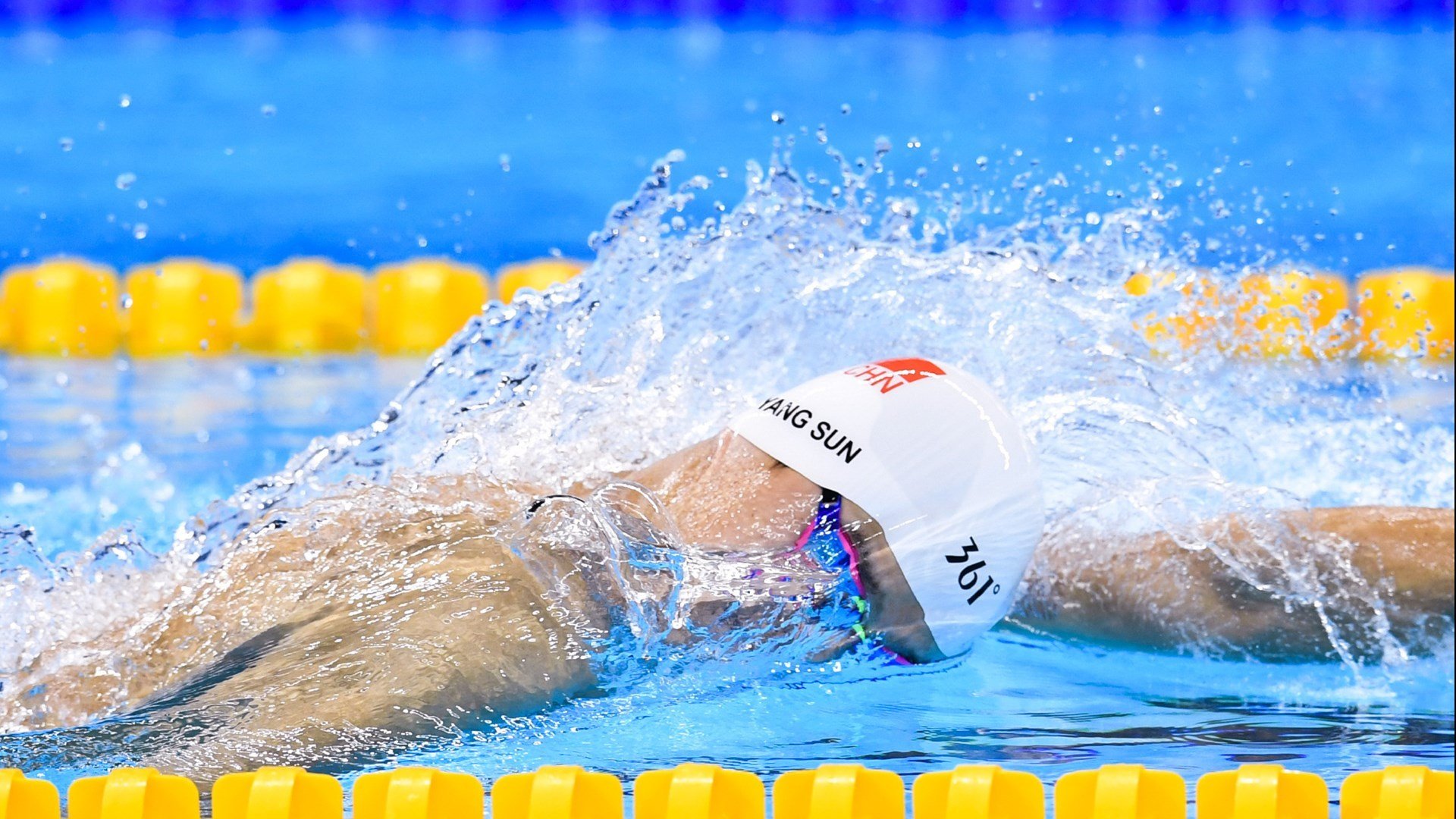 阿尔卡拉斯赛点兑现，利雅得新月淘汰巴黎圣日耳曼晋级四强，主帅激动落泪